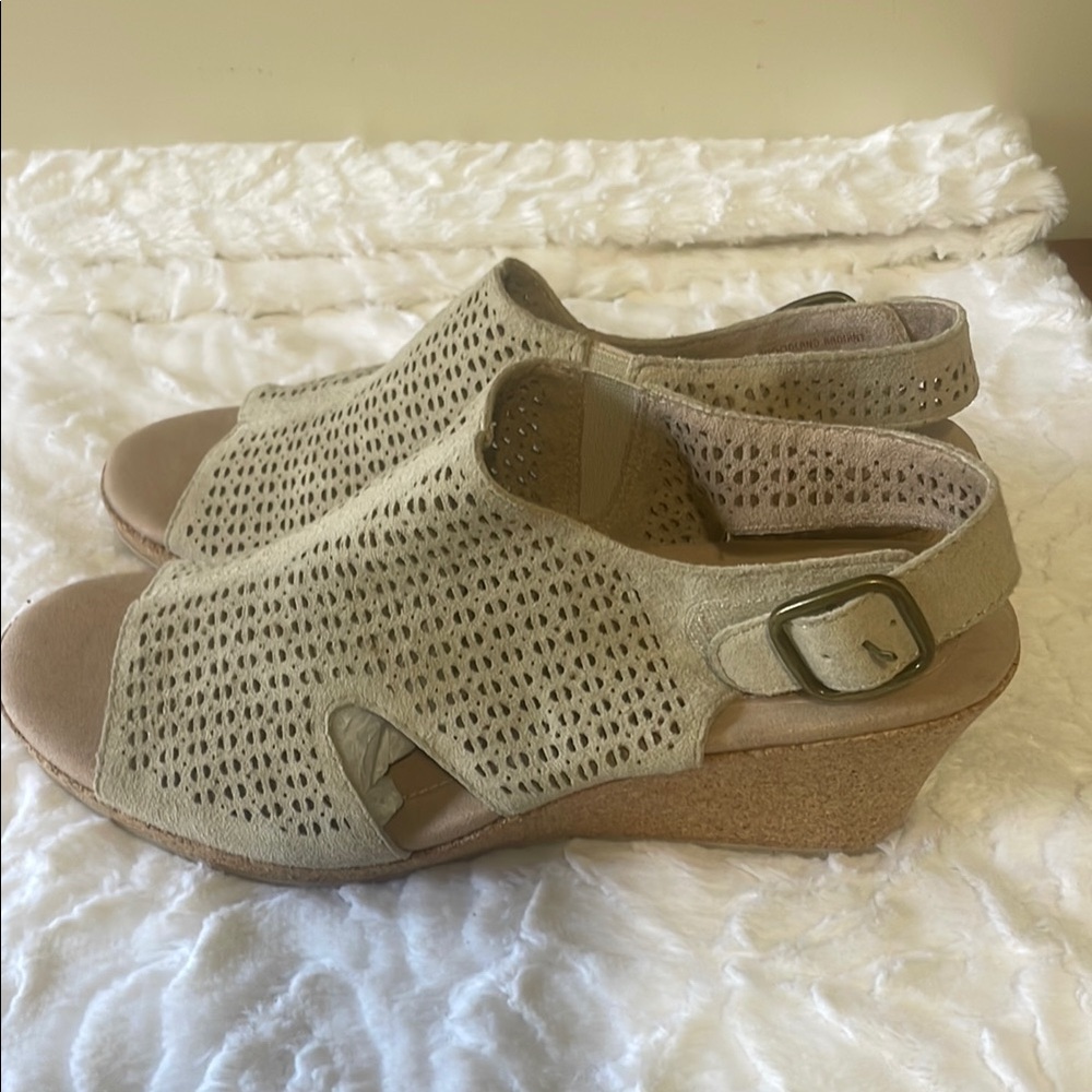 Earth Tan Sandals
